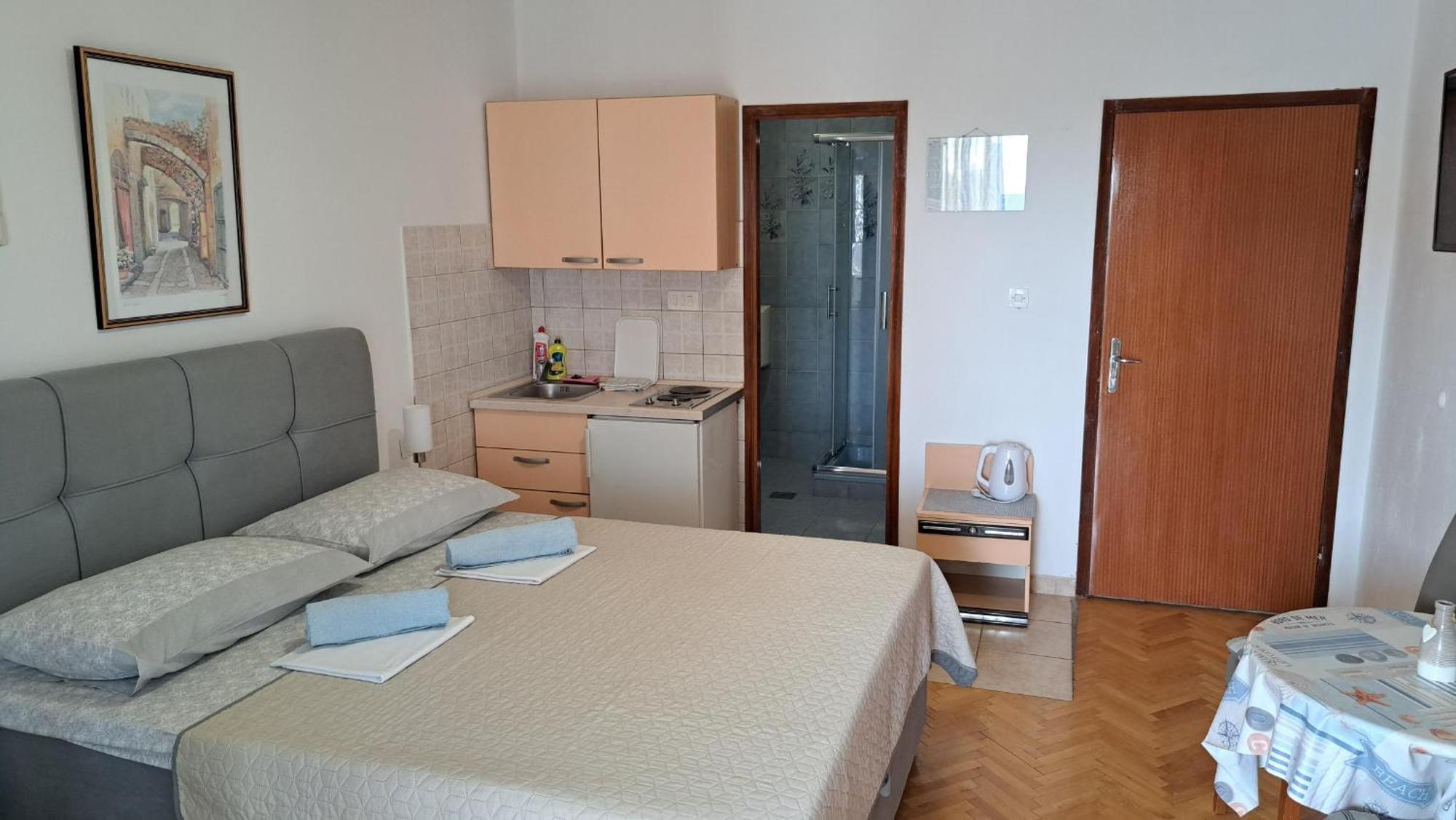 מאקרסקה Apartmani R&B Radalj מראה חיצוני תמונה