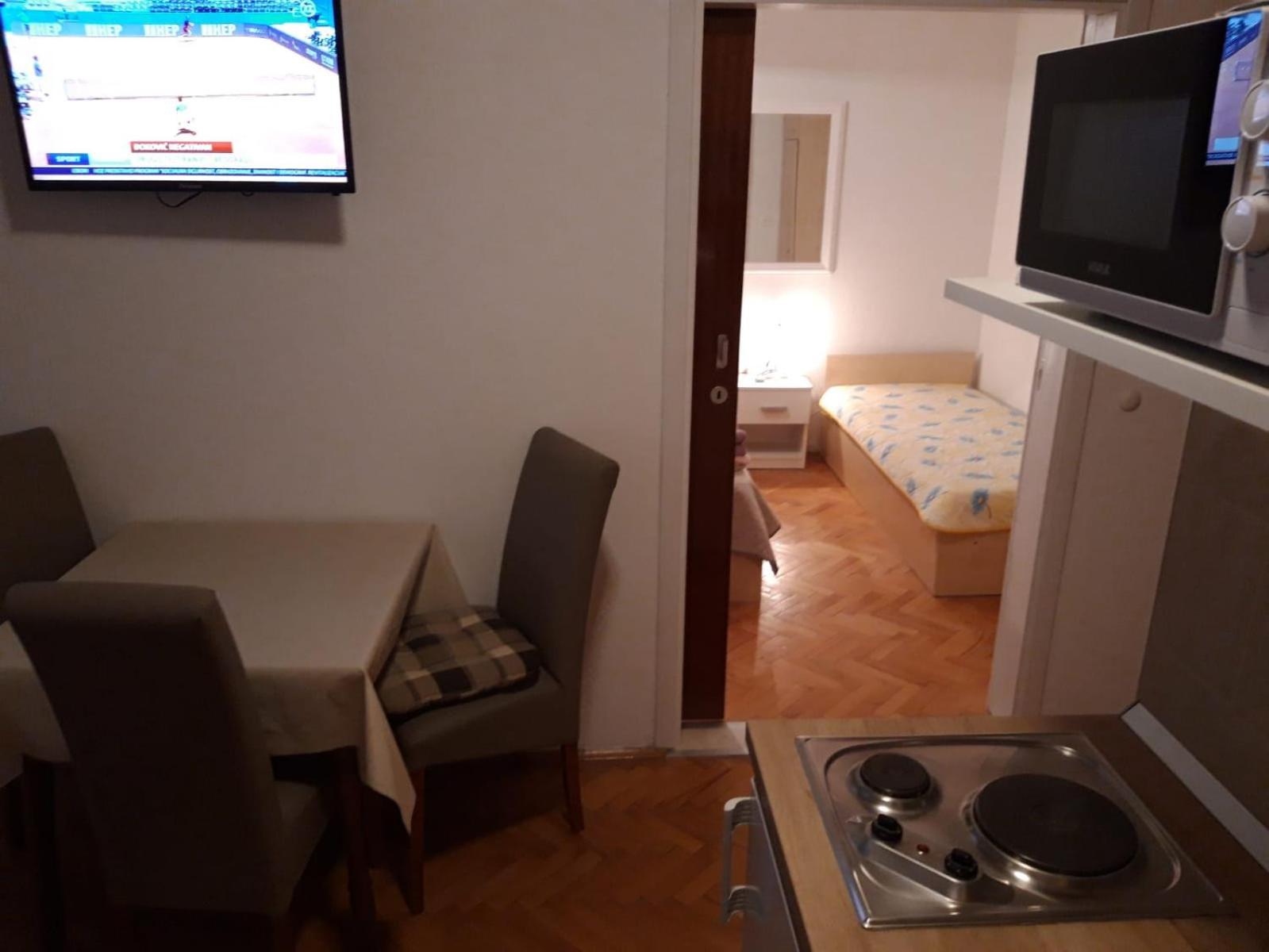 מאקרסקה Apartmani R&B Radalj חדר תמונה