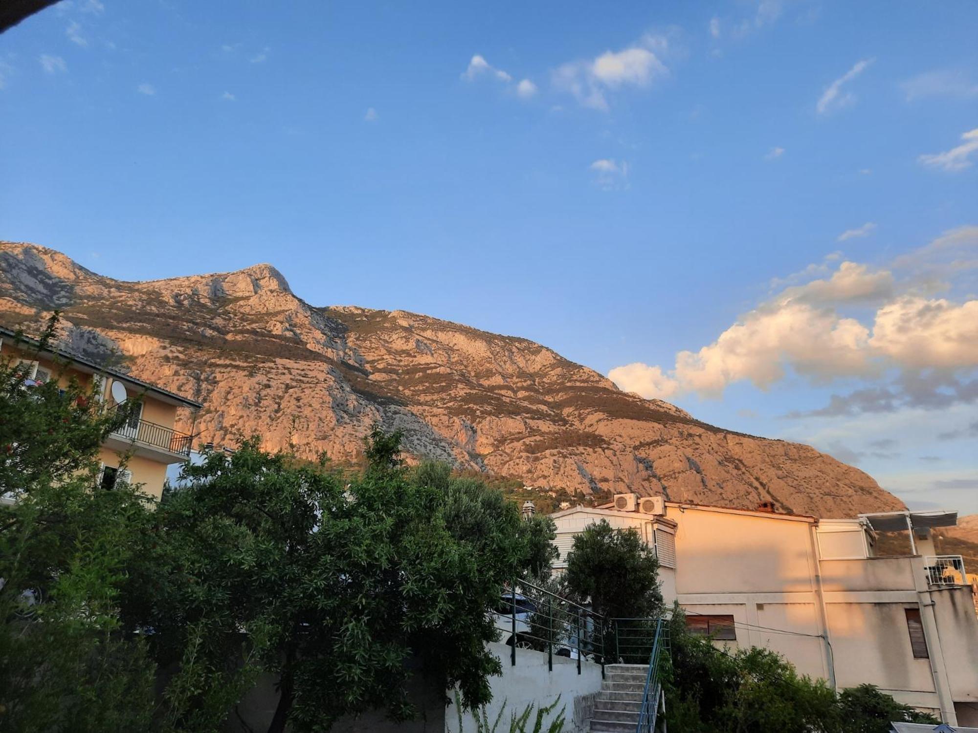 מאקרסקה Apartmani R&B Radalj חדר תמונה