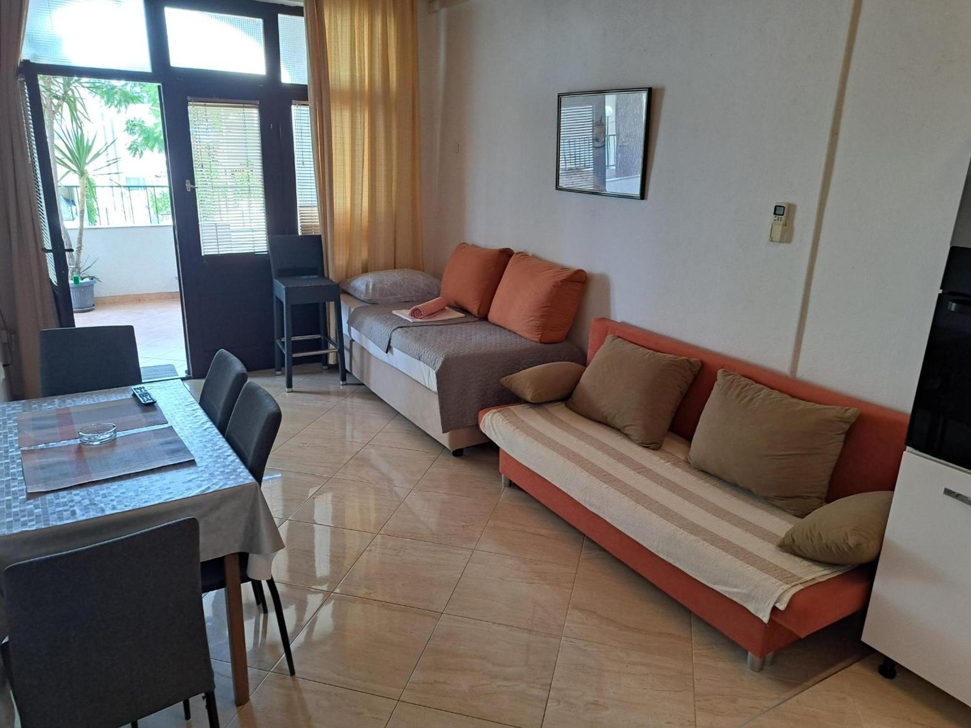 מאקרסקה Apartmani R&B Radalj חדר תמונה