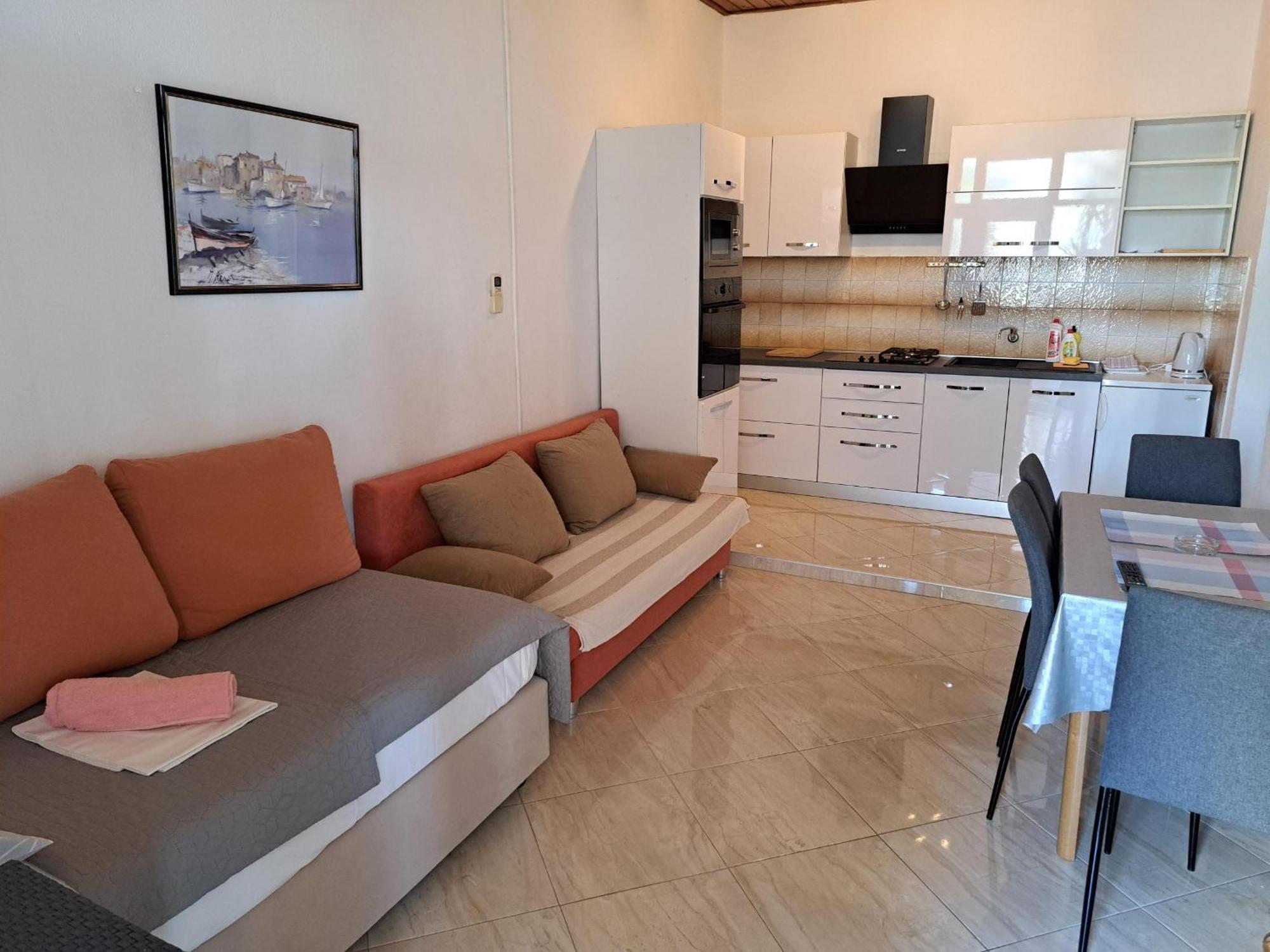 מאקרסקה Apartmani R&B Radalj מראה חיצוני תמונה
