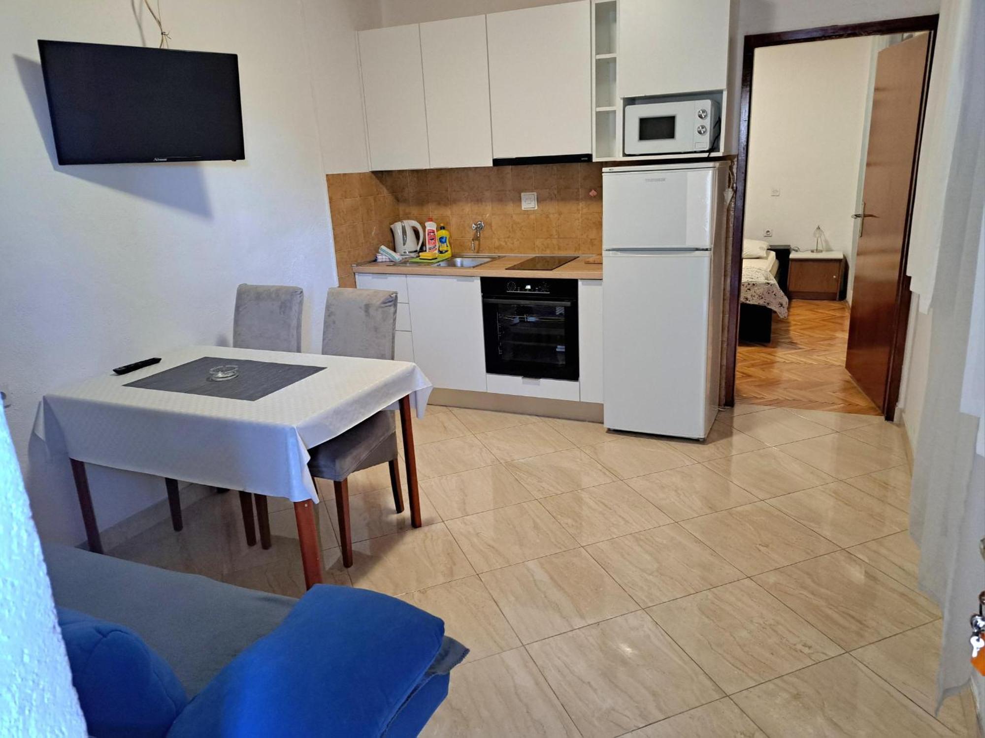 מאקרסקה Apartmani R&B Radalj מראה חיצוני תמונה