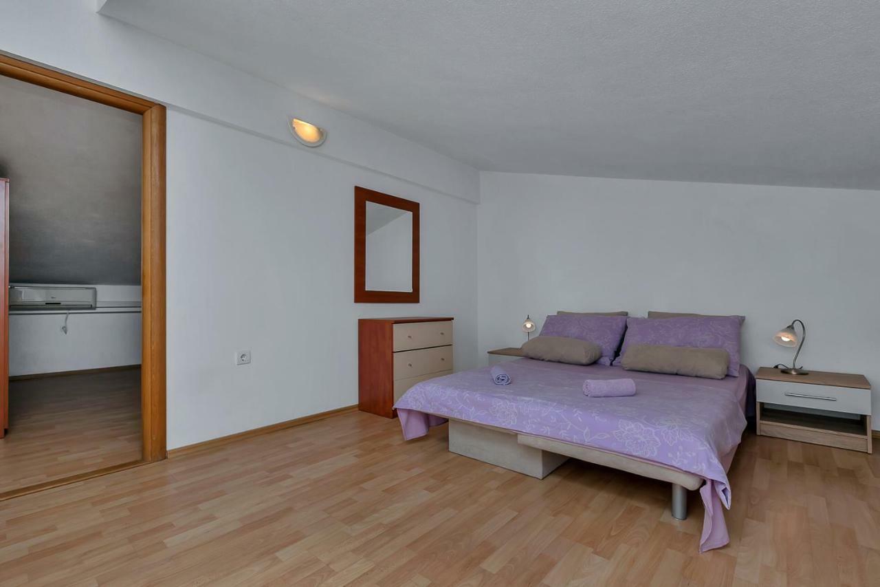 מאקרסקה Apartmani R&B Radalj מראה חיצוני תמונה